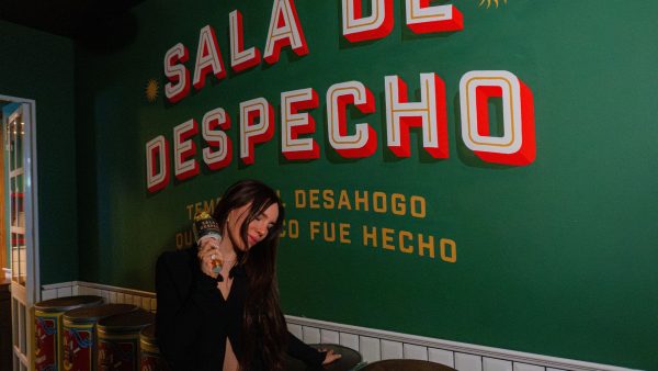 Belinda visitó Bogotá y sorprendió con show en Sala de Despecho