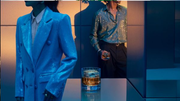 Lujo con sello propio: Johnnie Walker Blue Label y Mario Hernández se unen para celebrar el estilo atemporal