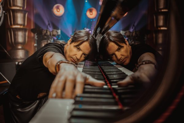 Arthur Hanlon regresa a Bogotá con su gira "2 Manos, 1 Mundo