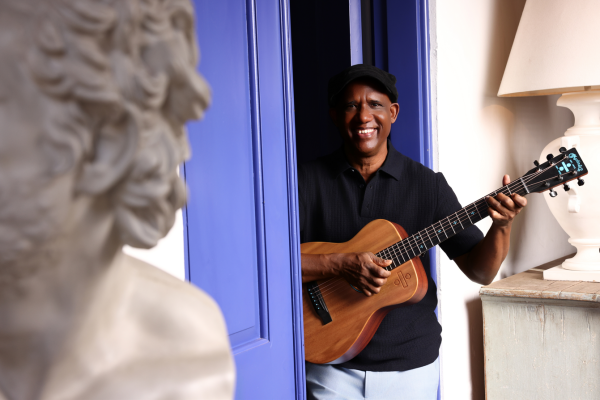 Jandy Feliz lanza 'El Compromiso', un merengue sobre el amor verdadero