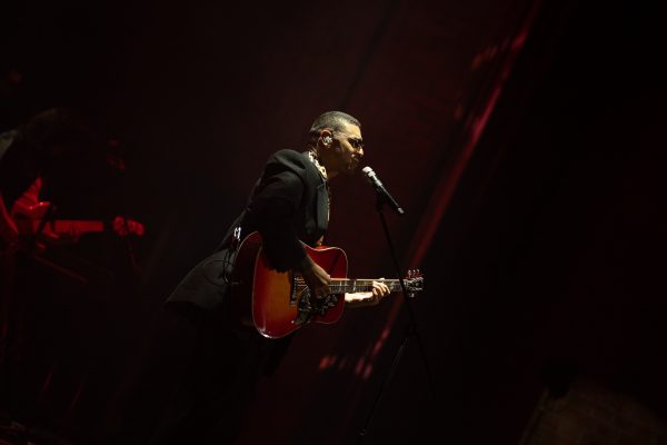 Manuel Medrano anuncia gira internacional de Superior Tour